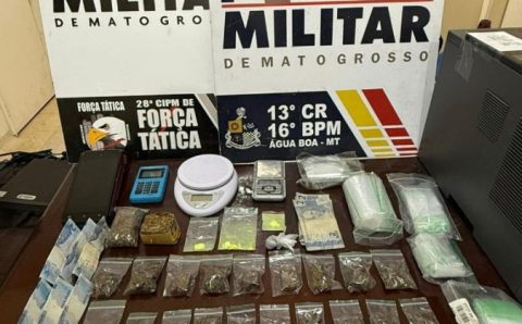 Polícia Militar prende três pessoas com drogas e arma de fogo em Água Boa
