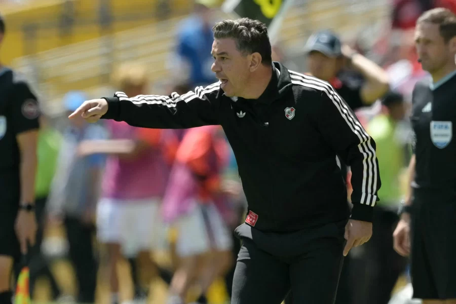 Gallardo anuncia saída do River, e jornal põe Crespo como possível sucessor