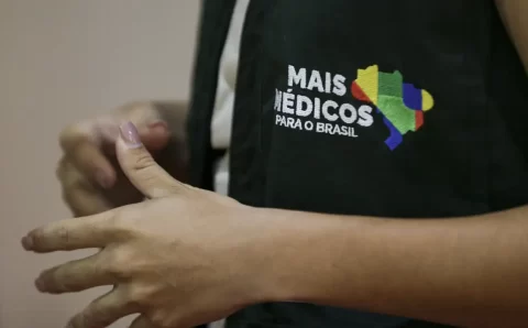 Inscrições para Mais Médicos Especialistas vão até domingo (22)