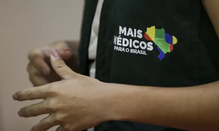 Inscrições para Mais Médicos Especialistas vão até domingo (22)