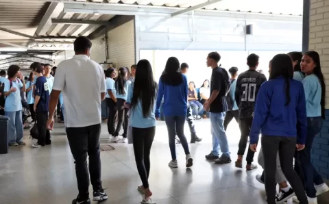 Pé-de-Meia: MEC paga incentivo para nascidos em novembro e dezembro