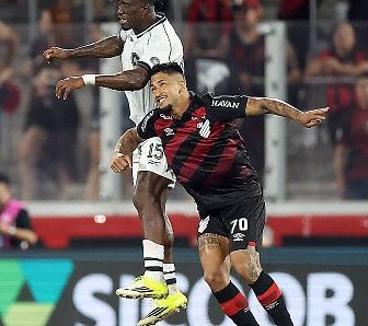 CAMPEONATO BRASILEIRO:    Athletico-PR goleia, assume vice-liderança do Brasileirão e afunda Botafogo na zona de queda