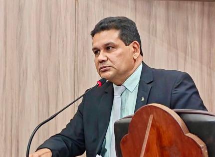 MT:  LEITEAR A PREFEITA’  PL pede cassação de Wanderley e Flávia aciona presidente da Câmara de VG na Justiça