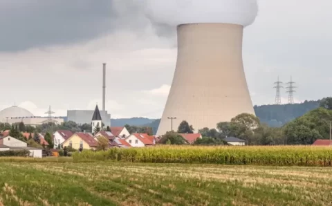 Chefe da UE quer ressuscitar energia nuclear até 2030