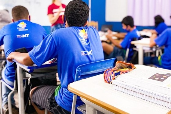 MT:  REDES PÚBLICA E PRIVADA:    Em meio a agressão, MT cria política contra violência nas escolas