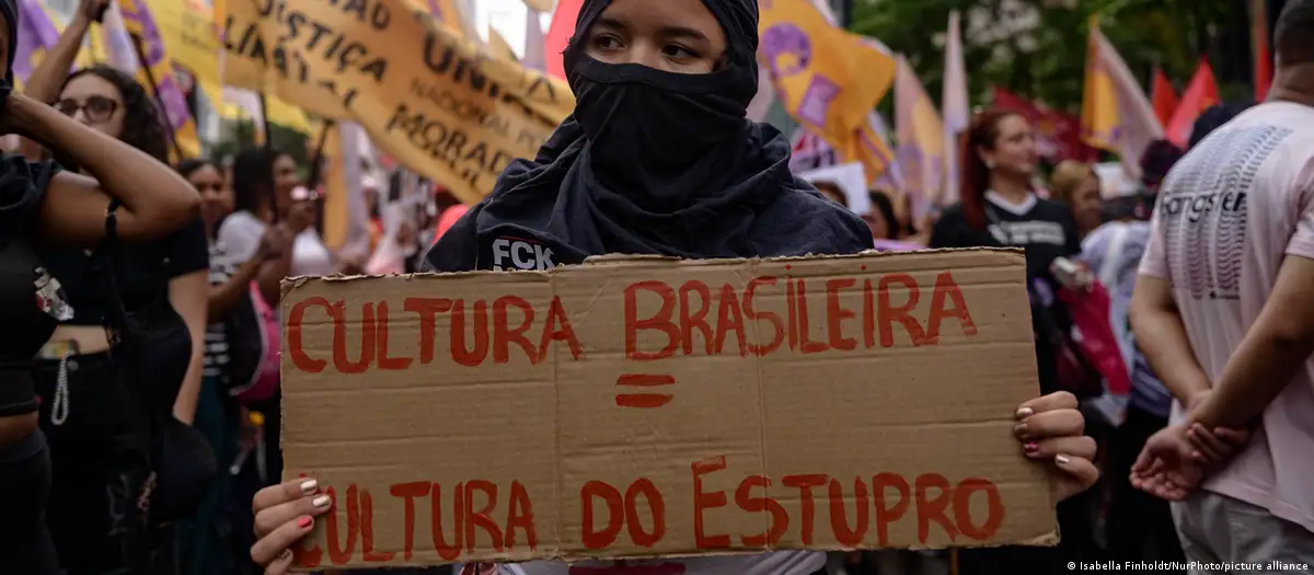 Brasil registra 15 estupros coletivos por dia em quatro anos
