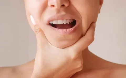 Sinais na boca podem indicar risco de câncer colorretal; veja quais são