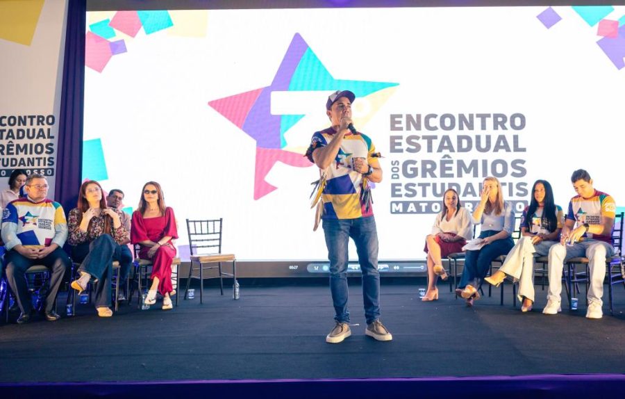 Mais de 3 mil alunos participam da abertura do 3º Encontro Estadual dos Grêmios Estudantis em Cuiabá