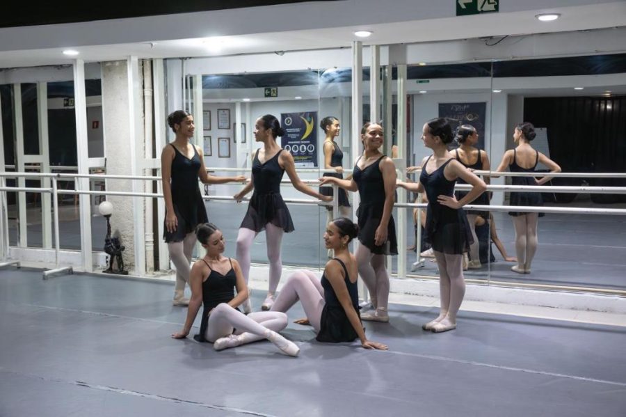 Com apoio da Secel, 60 bolsas gratuitas de Ballet Clássico e Hip Hop são oferecidas a adolescentes de 12 a 16 anos