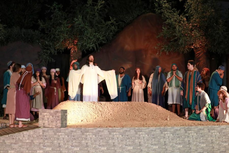 Governo de MT abre Auto da Paixão de Cristo com programação gratuita na Arena Pantanal