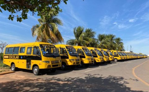 Governo de MT entrega 300 ônibus para transporte escolar nesta quarta-feira (4)