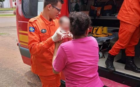 Bombeiros prestam atendimento pré-hospitalar a recém-nascida após episódio de engasgo