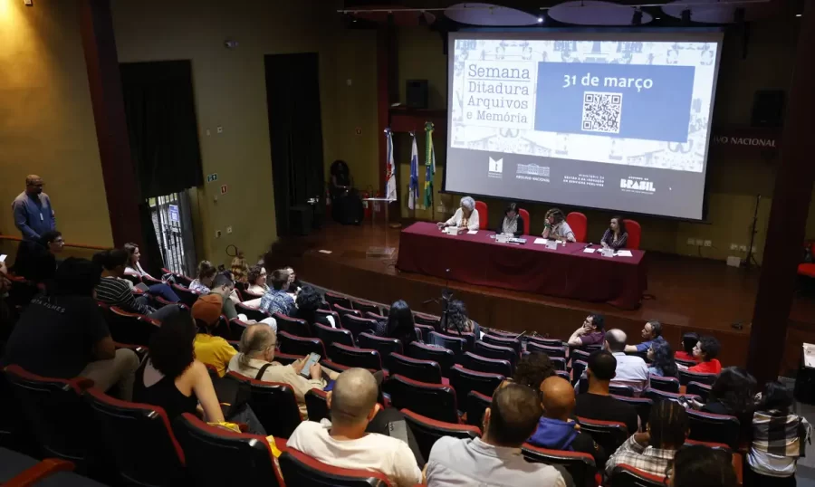 Evento debate importância dos arquivos para preservar memória de 1964