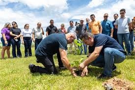 Parceria entre Prefeitura e Governo garante plantio de 10 mil árvores em Cuiabá