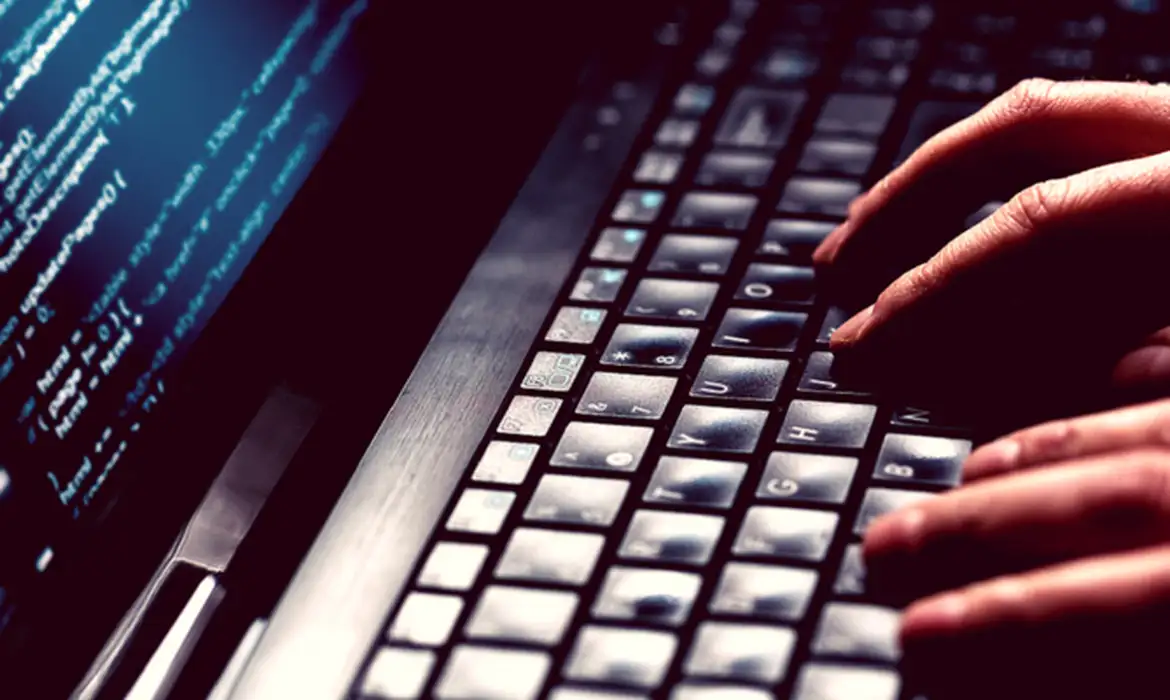 Programa oferece aulas gratuitas de cibersegurança para estudantes