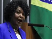 Reserva de cadeiras no Legislativo pode aumentar participação feminina