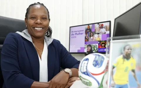 Mulheres no futebol: coragem e política pública confrontam preconceito