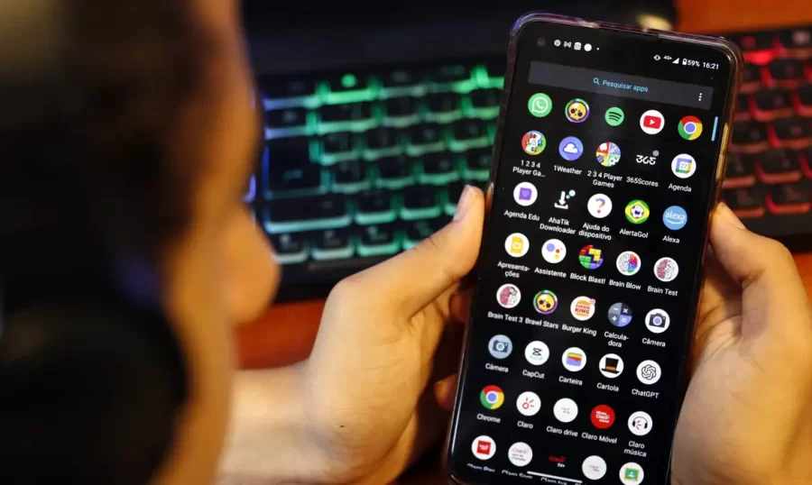 Serviços digitais não checam idade no momento de criação da conta