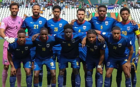 Tubarões Azuis nadam contra a corrente rumo à Copa 2026