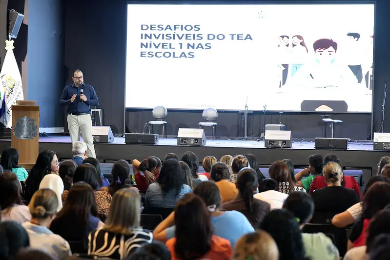 Aprimoramento do suporte pedagógico e valorização de potencialidades marcam debate sobre inclusão