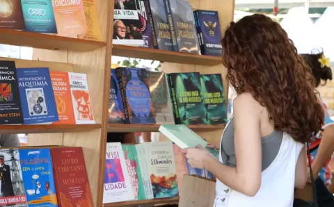 Saiba como incentivar a leitura de livros na era digital