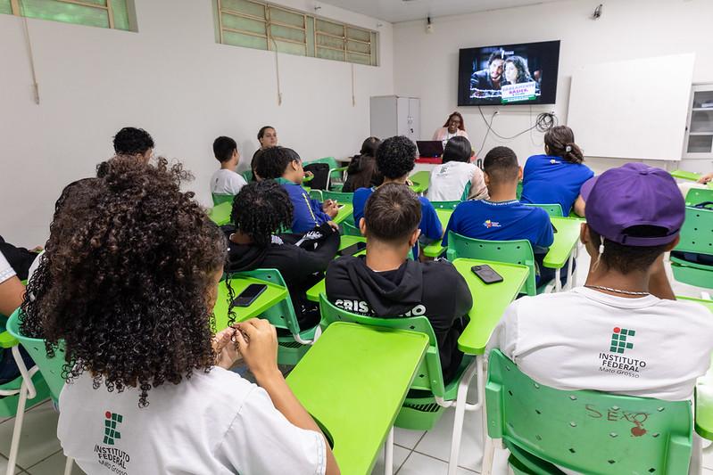 Sema apresenta sessão “Cine Ambiente” para alunos do IFMT Bela Vista, em Cuiabá