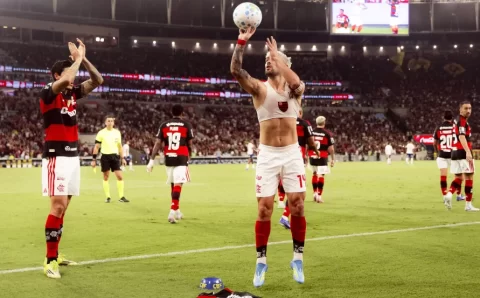 Com homenagem a Oscar, Flamengo vence Bahia e é vice-líder do Brasileiro