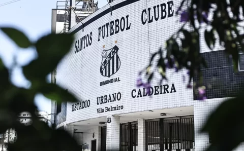 Santos defende invencibilidade de quase 15 anos em casa contra o Coritiba