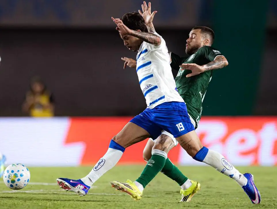 Cruzeiro toma gol no fim e cede empate ao Goiás na estreia pela Copa do Brasil
