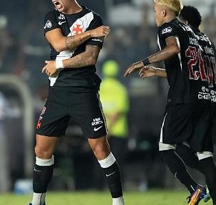 CAMPEONATO BRASILEIRO:  São Paulo sucumbe no segundo tempo e leva virada do Vasco em São Januário pelo Brasileirão