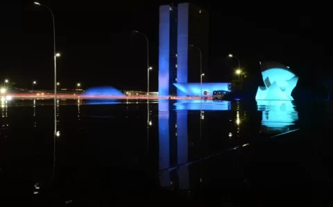 Campanha Abril Azul visa conscientizar sociedade sobre o autismo