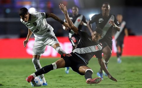 CAMPEONATO BRASILEIRO:   Botafogo vence Vasco de virada pelo Brasileirão na primeira derrota de Renato Gaúcho