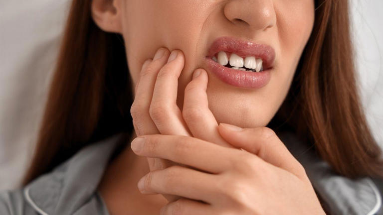 Mau hálito pode ir além da boca: o que seu corpo está tentando revelar