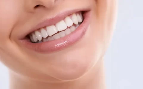 4 alimentos que ajudam a deixar os dentes mais brancos
