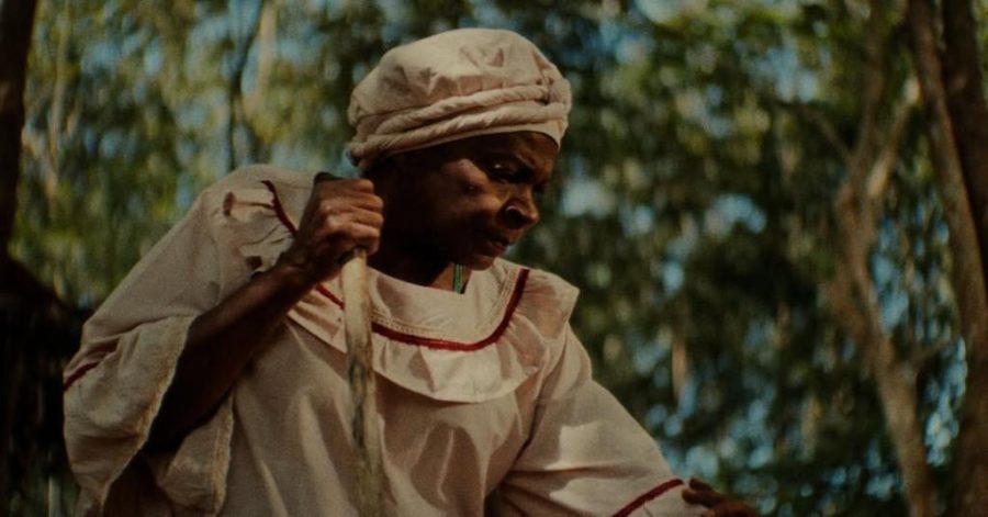 Público surpreende e lota Cine Teatro na estreia de “Mãe Bonifácia”; próxima exibição será nesta quinta