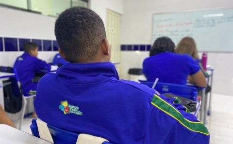 Seduc publica nova edição do manual das escolas cívico-militares