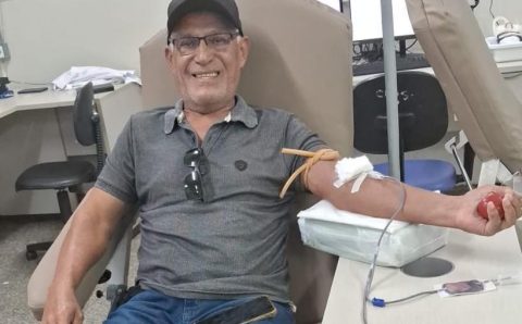 Após 24 anos, aposentado encerra ciclo de solidariedade e realiza última doação no MT Hemocentro