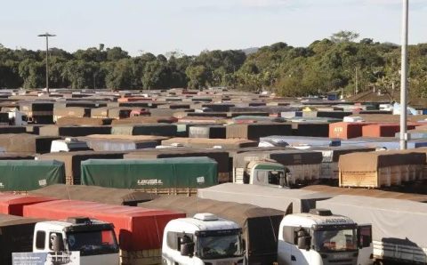 MT:  Fretes de grãos recuam em Mato Grosso com menor demanda por transporte