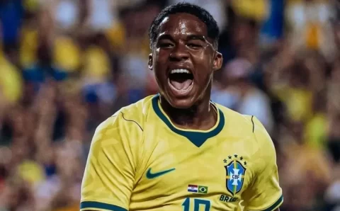 Destaque na vitória do Brasil, Endrick comenta relação com Ancelotti: ‘Gosta muito de mim’