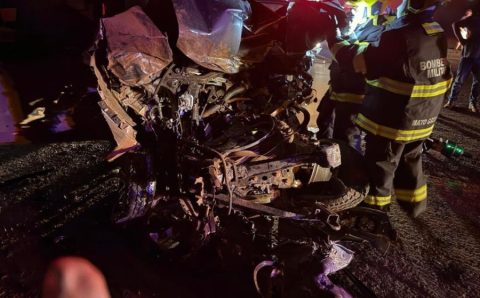 Bombeiros resgatam corpo de homem preso às ferragens de veículo após grave acidente