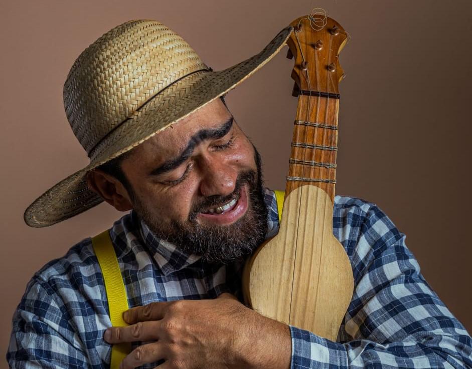 Turnê “História de Pescador” leva show e oficina gratuitas de Thyago Mourão a Tangará da Serra