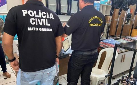 Polícia Civil e Procon fiscalizam loja de móveis em Acorizal investigada por golpes em aposentados