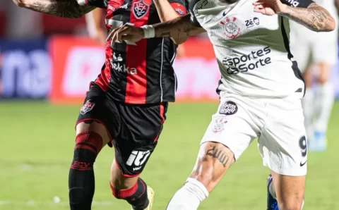 Corinthians empata com Vitória, aumenta jejum no Brasileiro e pode terminar rodada no Z4