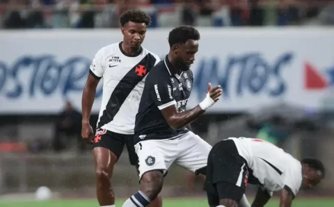 Após atraso devido à chuva, Remo e Vasco empatam pelo Brasileirão