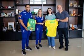 Prefeito recebe comitiva da CBF e reforça apoio ao futebol feminino