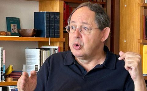 Hiperglobalização está em crise, diz economista Eduardo Giannetti