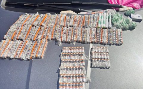 Polícia Militar e PRF apreendem R$ 300 mil em medicamento para emagrecimento e prendem casal por contrabando