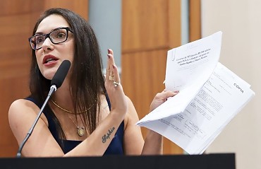 MT:  ESCÂNDALO DA OI S/A:   Janaína segue Taques e denúncia suposto esquema de desvio de R$ 308 milhões