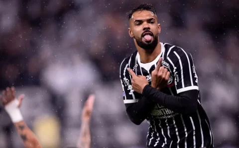 Corinthians vence o São Paulo e deixa a zona de rebaixamento do Brasileiro