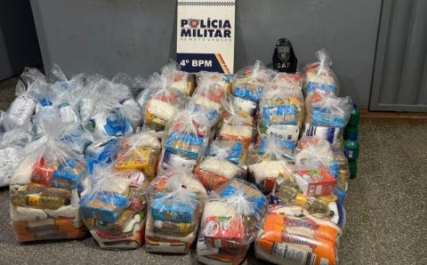 PM prende mulher e apreende 45 sacolões com alimentos e produtos de limpeza de facção criminosa